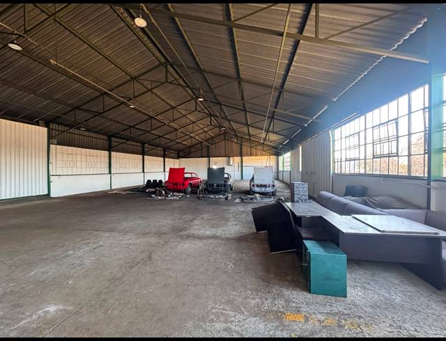 683M² WAREHOUSE TO LET IN SPARTAN